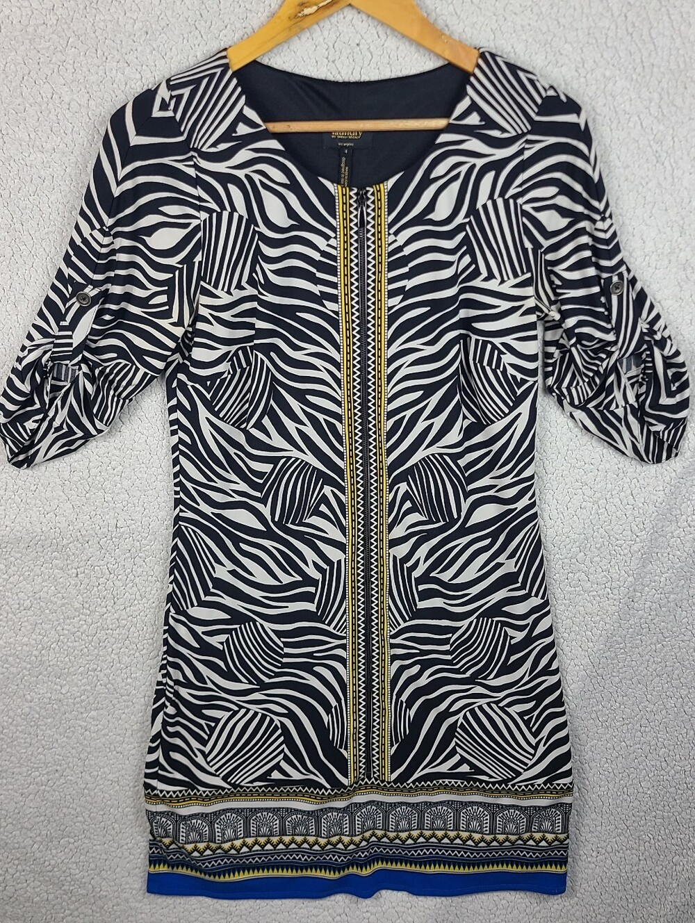 Laundry by Shelli Segal Zebra Geometric Shift Dress Size 4 Multicolor